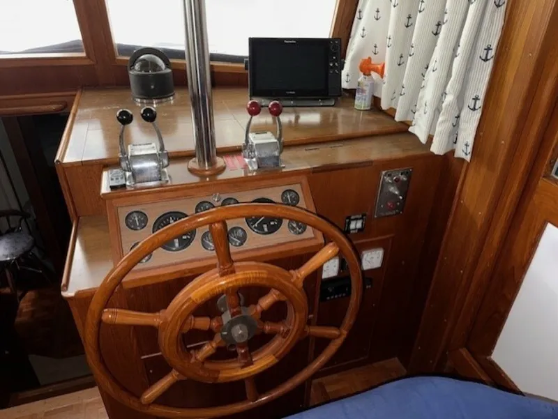 Slide: The Image of lower helm - 6002430