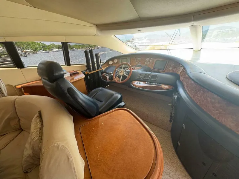 Slide: The Image of Azimut 68 Plus 2001 - 5994321