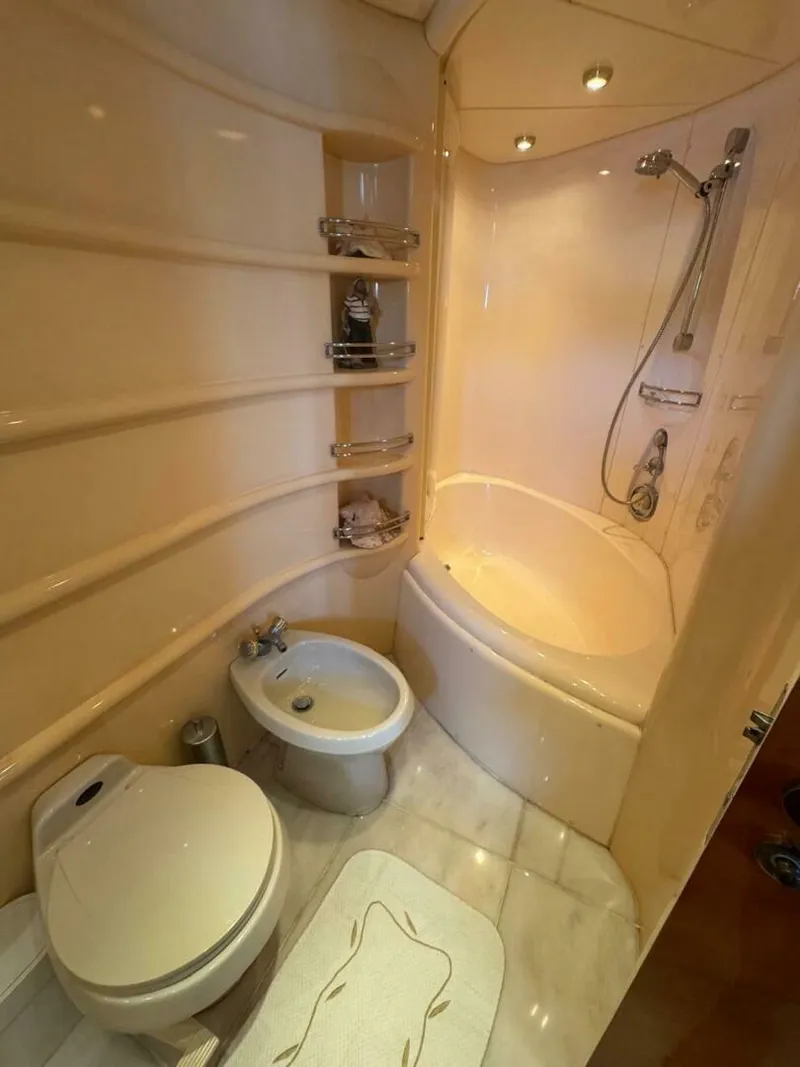 Slide: The Image of Azimut 68 Plus 2001 - 5994337