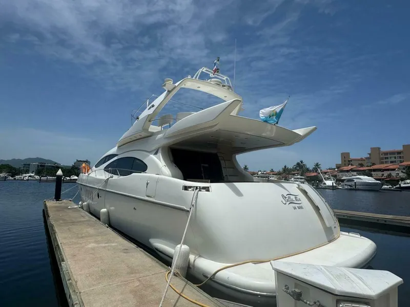 Slide: The Image of Azimut 68 Plus 2001 - 5994305