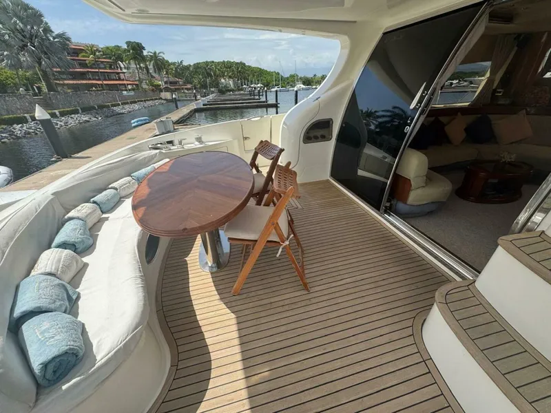 Slide: The Image of Azimut 68 Plus 2001 - 5994342