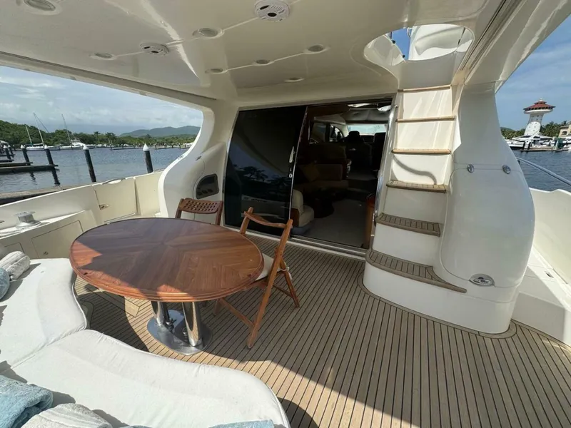 Slide: The Image of Azimut 68 Plus 2001 - 5994341