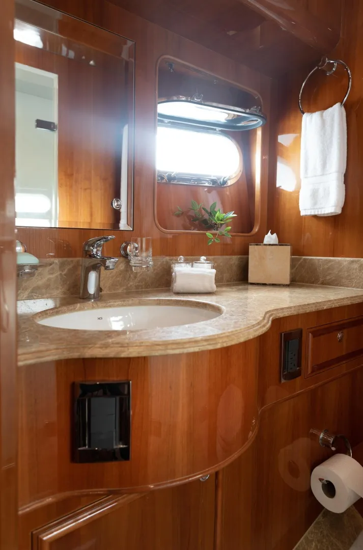 Slide: The Image of Twin Cabin Head - 6019895