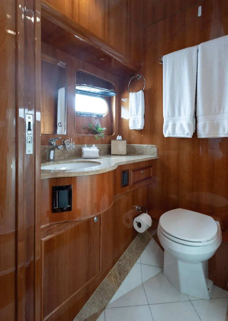 Slide: The Image of Twin Cabin Head - 6019896