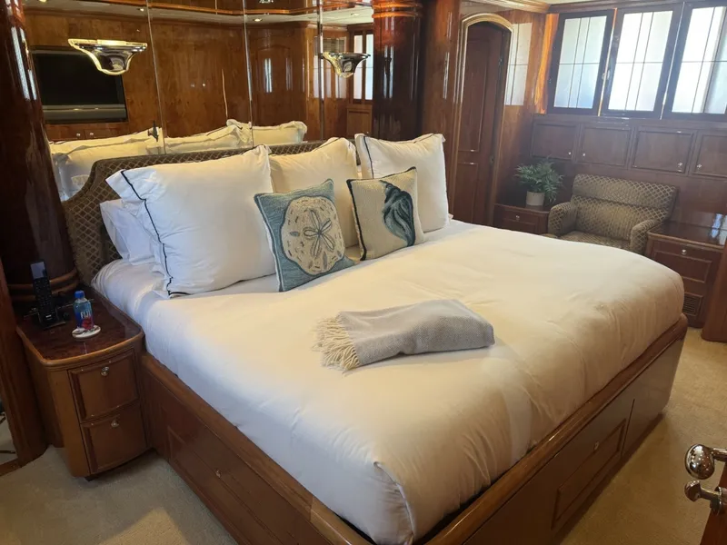 Slide: The Image of Master Cabin - 6012402