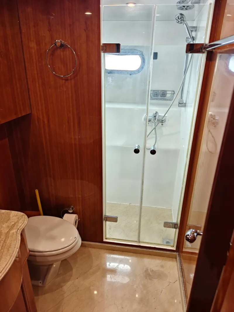 Slide: The Image of Crew Shower  - 6225622