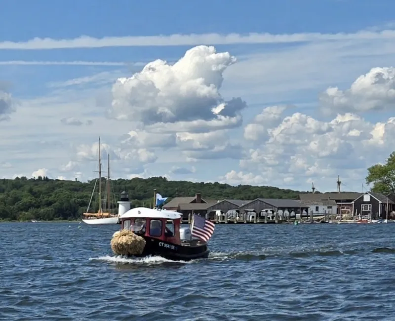 Slide: The Image of Tuglet underway - 6038017