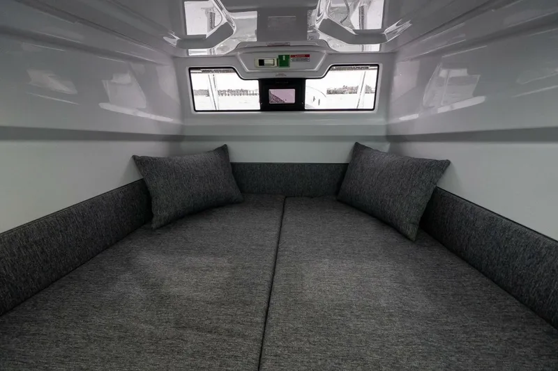 Slide: The Image of Axopar Cross Cabin 2026 - 5995553