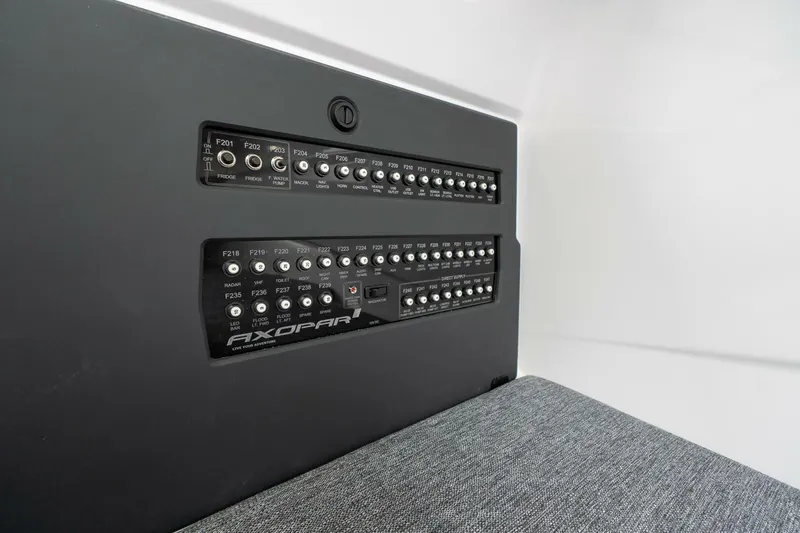 Slide: The Image of Axopar Cross Cabin 2026 - 5995543