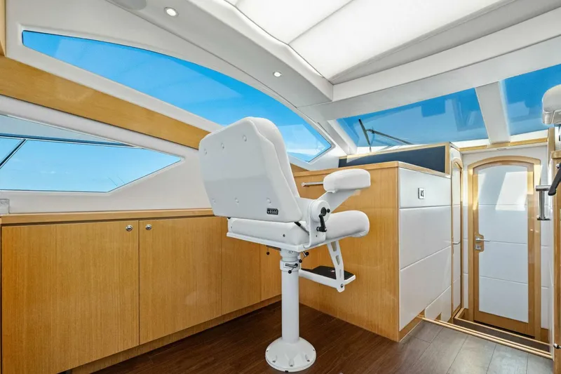 Slide: The Image of 2018 Outboard Express Catamaran 47 - 5995869