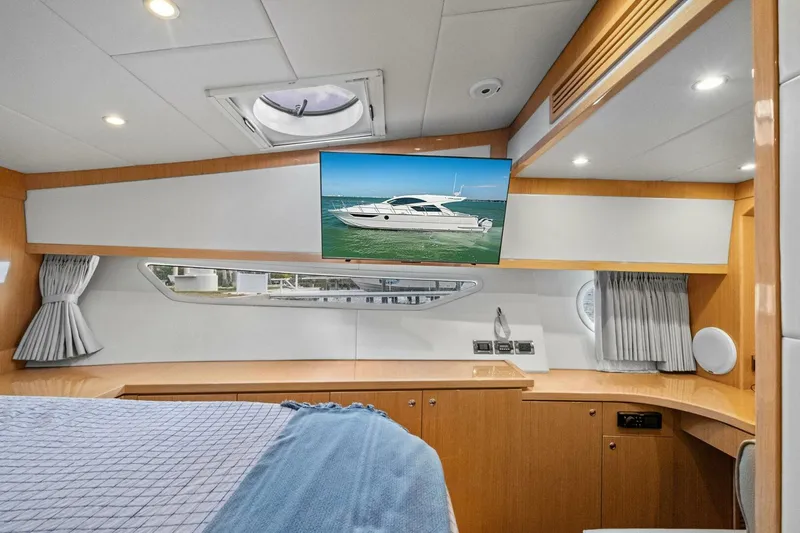 Slide: The Image of 2018 Outboard Express Catamaran 47 - 5995884