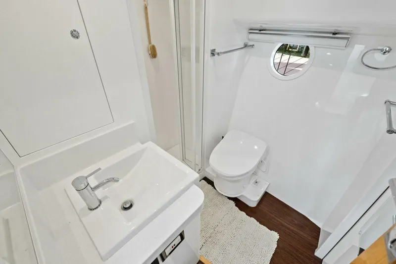 Slide: The Image of 2018 Outboard Express Catamaran 47 - Head - 5995885