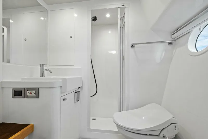 Slide: The Image of 2018 Outboard Express Catamaran 47 - 5995886