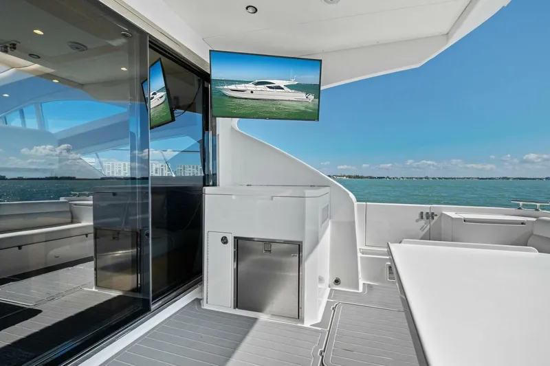 Slide: The Image of 2018 Outboard Express Catamaran 47 - 5995899