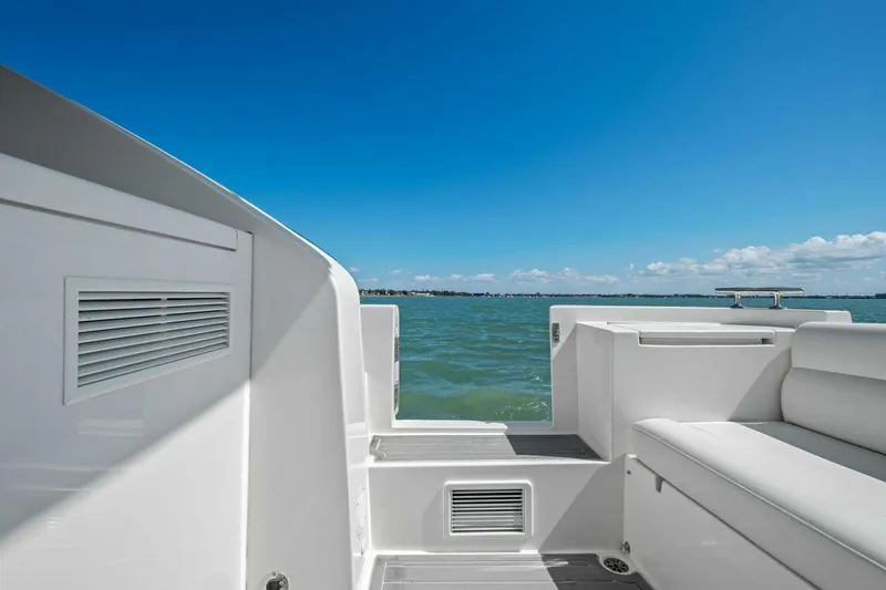Slide: The Image of 2018 Outboard Express Catamaran 47 - 5995901