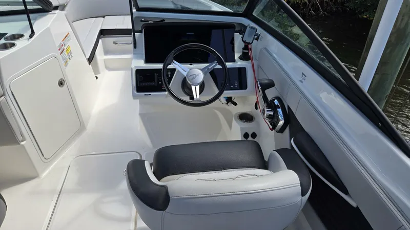 Slide: The Image of Sea Ray SPX 210 OB 2023 - 5995944