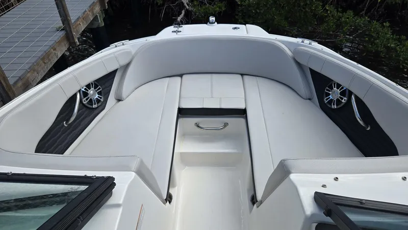 Slide: The Image of Sea Ray SPX 210 OB 2023 - 5995948