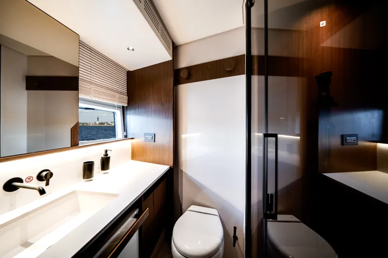 Slide: The Image of Azimut Fly 72 2026 - 6134544