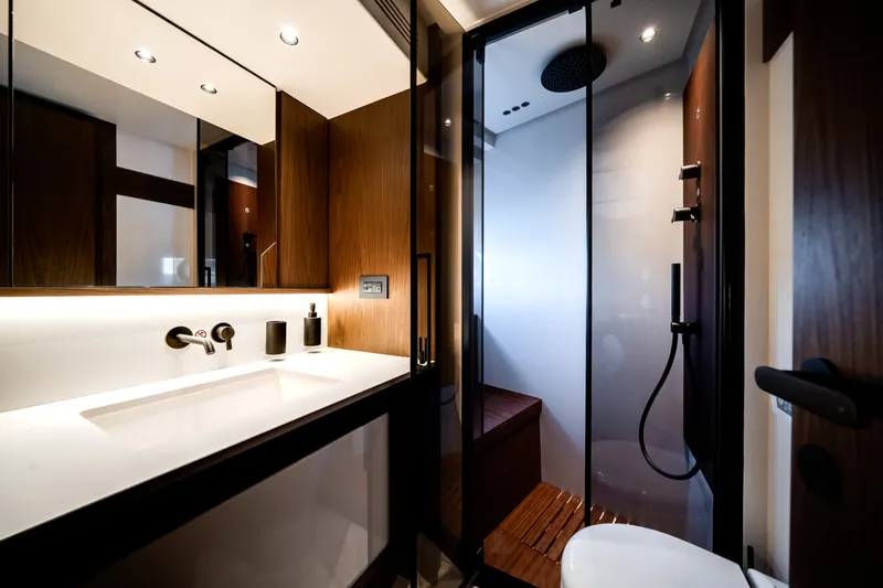 Slide: The Image of Azimut Fly 72 2026 - 6134547