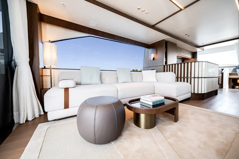Slide: The Image of Azimut Fly 72 2026 - 6134561