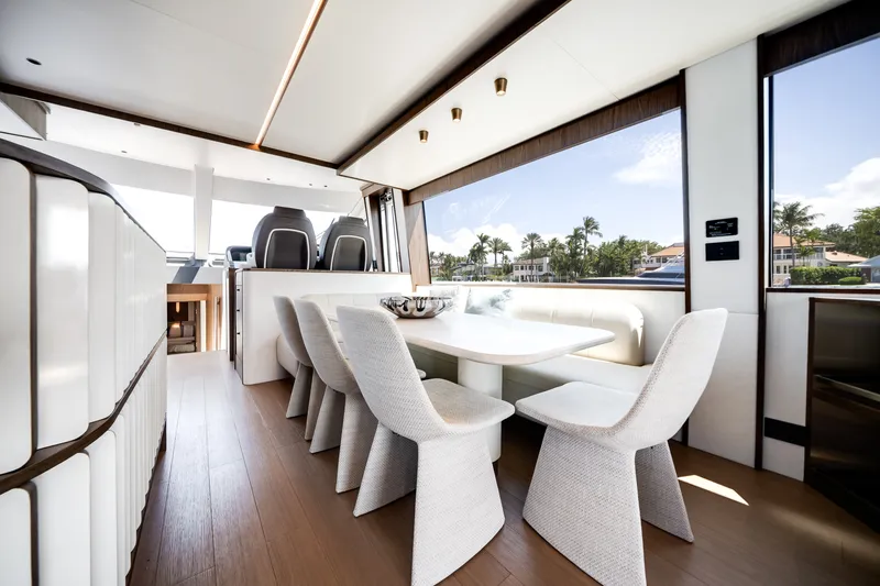 Slide: The Image of Azimut Fly 72 2026 - 6134563