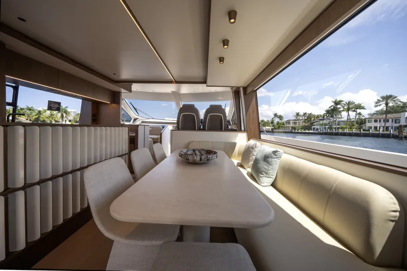 Slide: The Image of Azimut Fly 72 2026 - 6134564