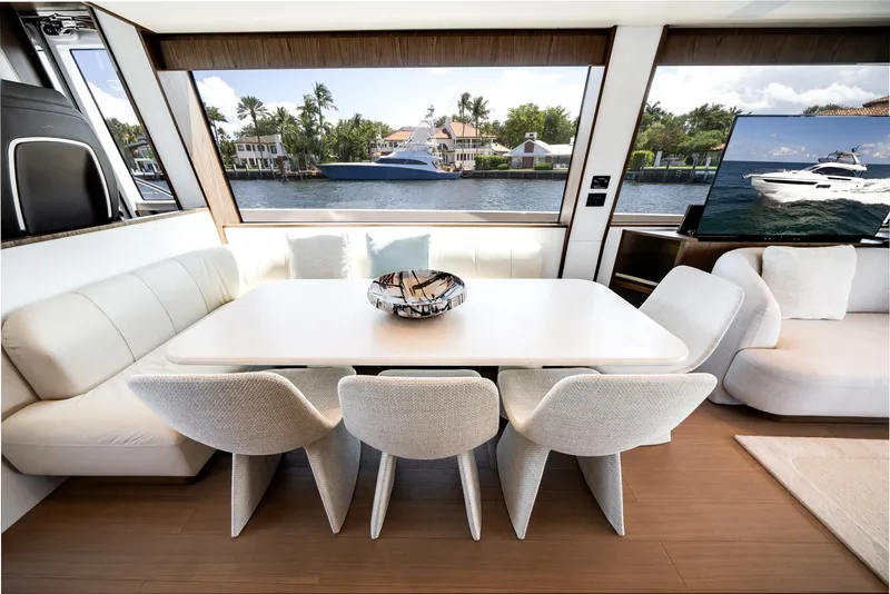 Slide: The Image of Azimut Fly 72 2026 - 6134566