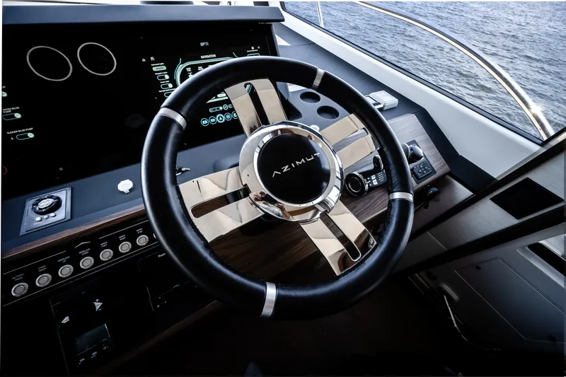 Slide: The Image of Azimut Fly 72 2026 - 6134572