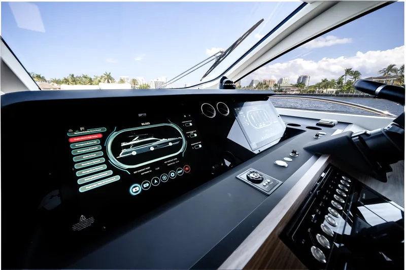 Slide: The Image of Azimut Fly 72 2026 - 6134573