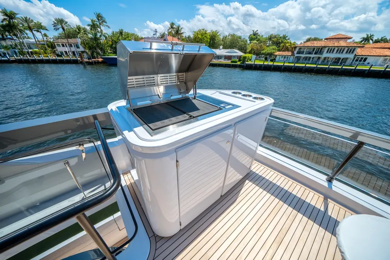 Slide: The Image of Azimut Fly 72 2026 - 6134577
