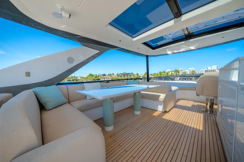 Slide: The Image of Azimut Fly 72 2026 - 6134579