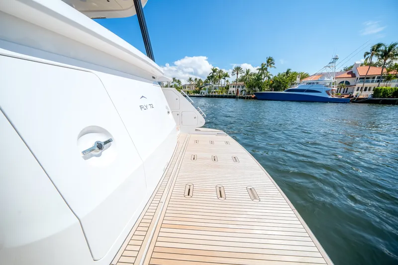 Slide: The Image of Azimut Fly 72 2026 - 6134591
