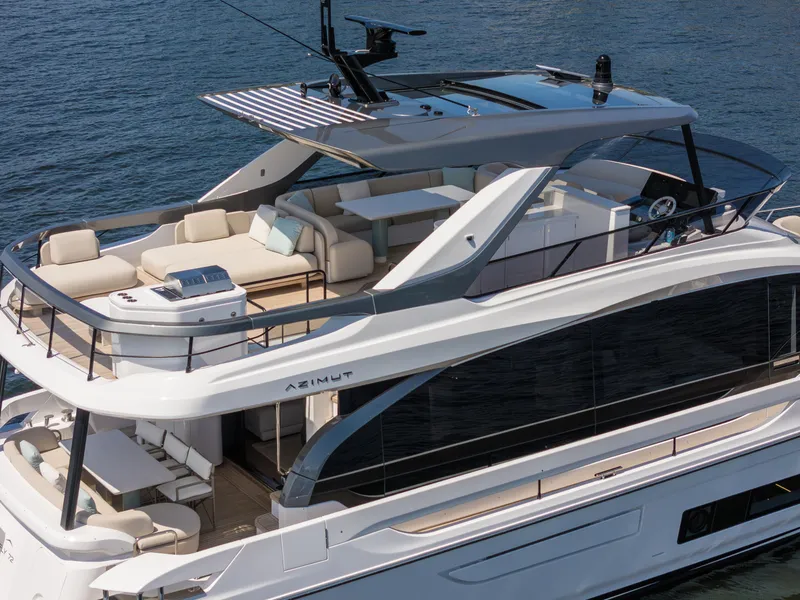 Slide: The Image of Azimut Fly 72 2026 - 6134539
