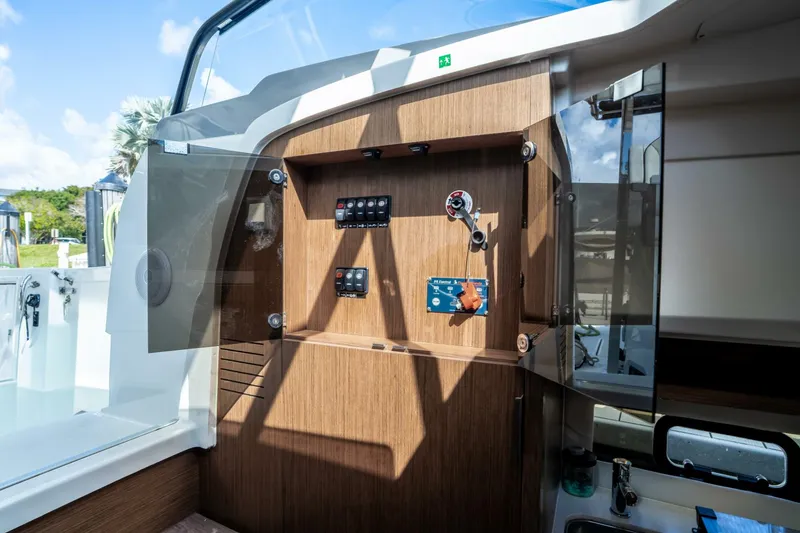 Slide: The Image of Jeanneau Leader 10.5 WA S2 2024 - 5996789