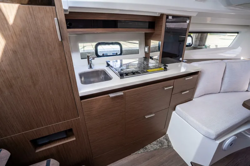 Slide: The Image of Jeanneau Leader 10.5 WA S2 2024 - 5996790