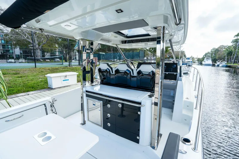 Slide: The Image of Jeanneau Leader 10.5 WA S2 2024 - 5996811