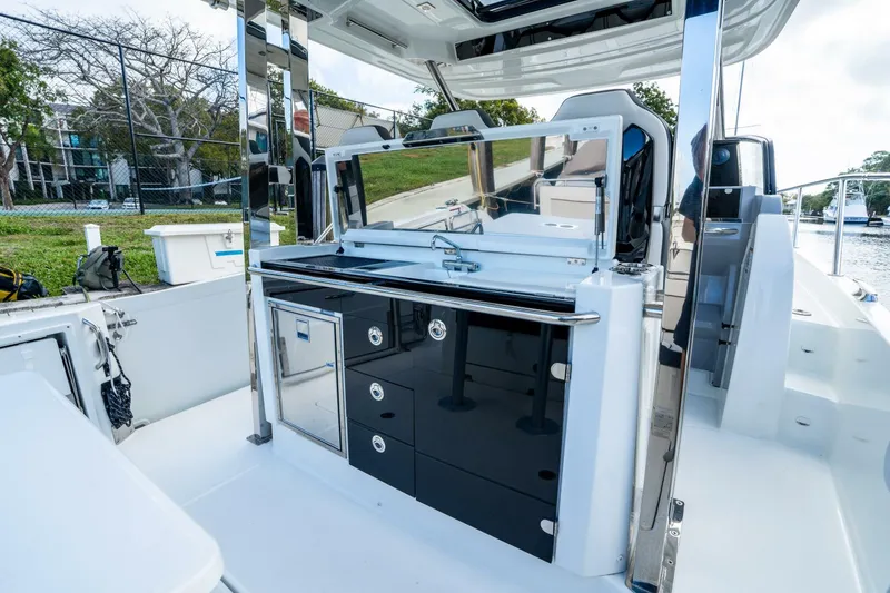 Slide: The Image of Jeanneau Leader 10.5 WA S2 2024 - 5996813