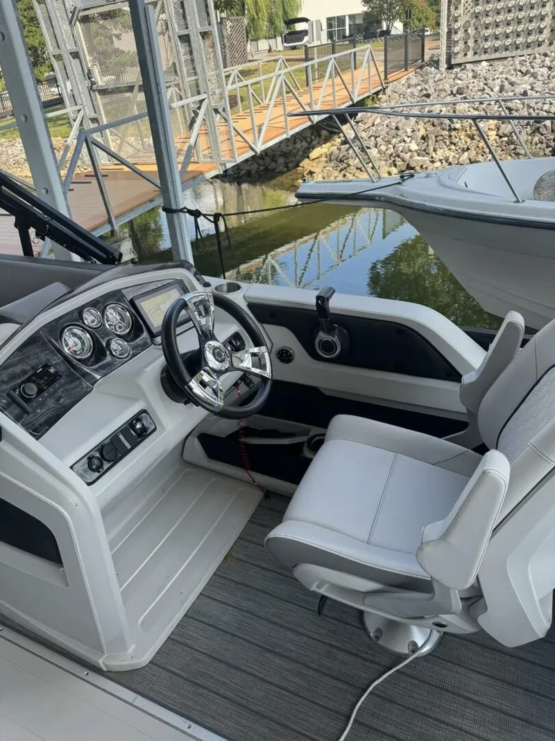 Slide: The Image of Avalon 2485 ENTERTAINER 2021 - 5996875