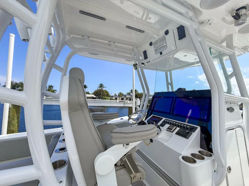 Slide: The Image of Cape Horn Yachts 34 XS 2024 - 5996969