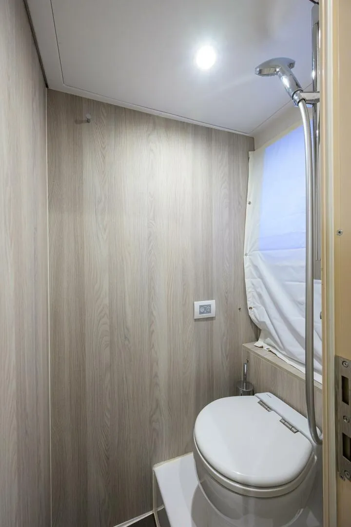 Slide: The Image of Azimut S7 2019 - 5997754