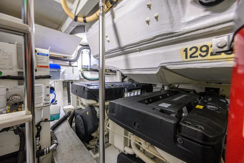 Slide: The Image of Azimut S7 2019 - 5997759