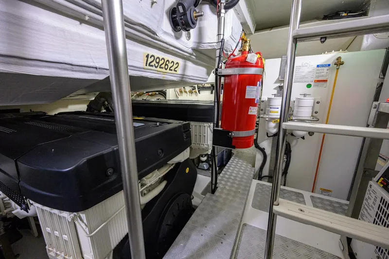 Slide: The Image of Azimut S7 2019 - 5997763