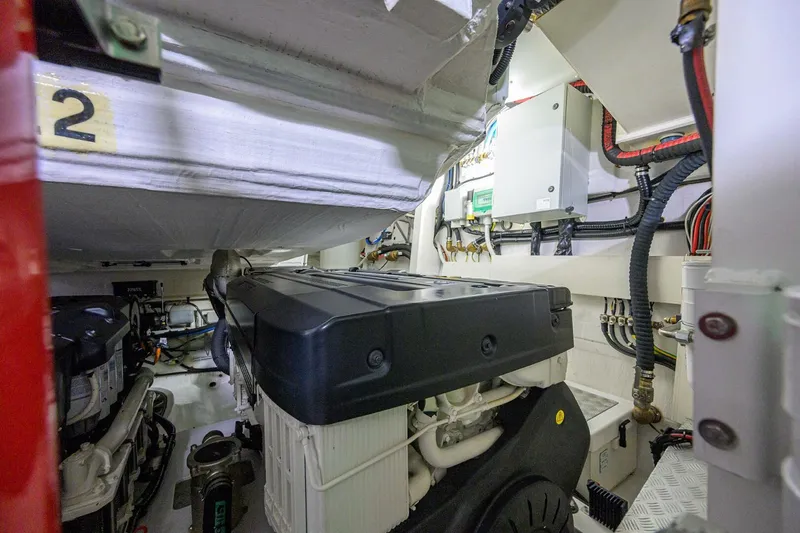 Slide: The Image of Azimut S7 2019 - 5997764