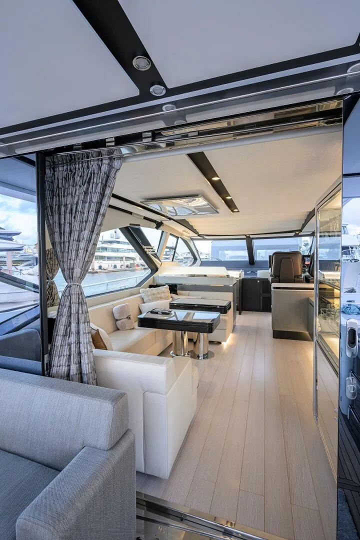 Slide: The Image of Azimut S7 2019 - 5997662