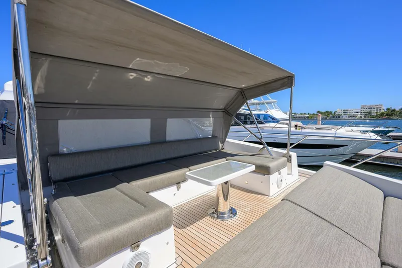 Slide: The Image of Azimut S7 2019 - 5997668