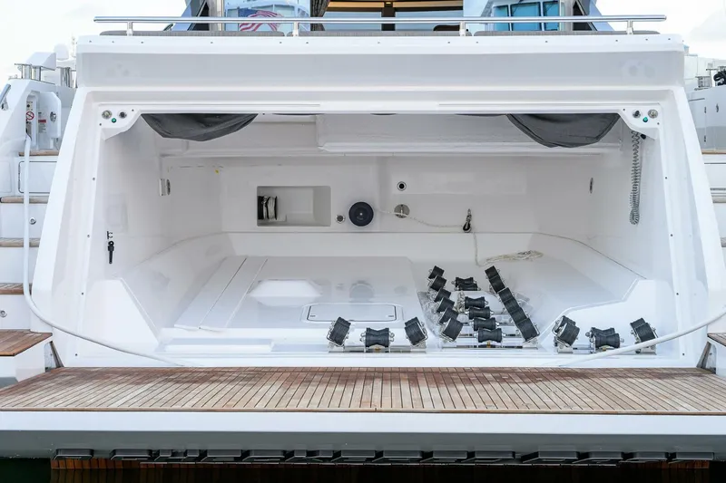 Slide: The Image of Azimut S7 2019 - 5997677