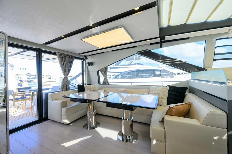 Slide: The Image of Azimut S7 2019 - 5997683