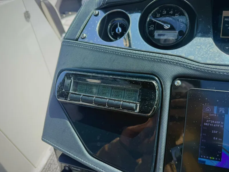 Slide: The Image of 2020 Monterey 29 305SSD - 5997796