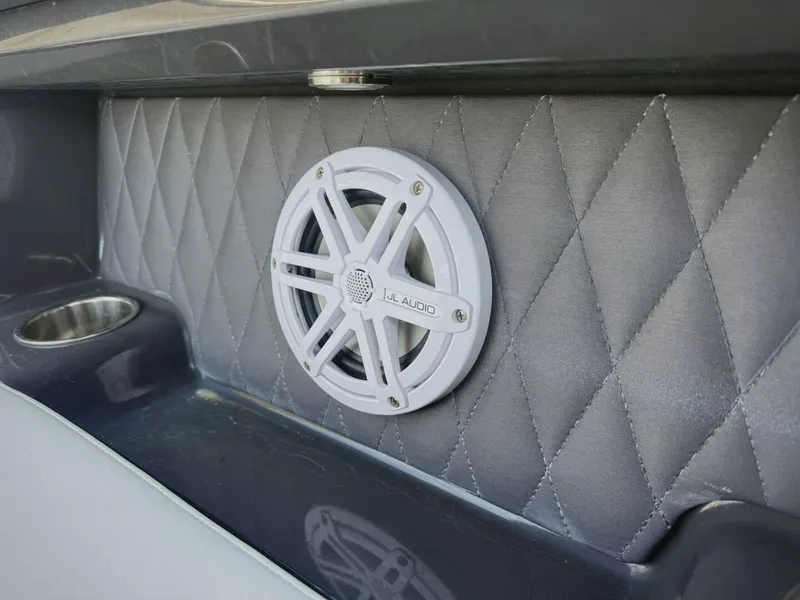 Slide: The Image of 2020 Monterey 29 305SSD - 5997846