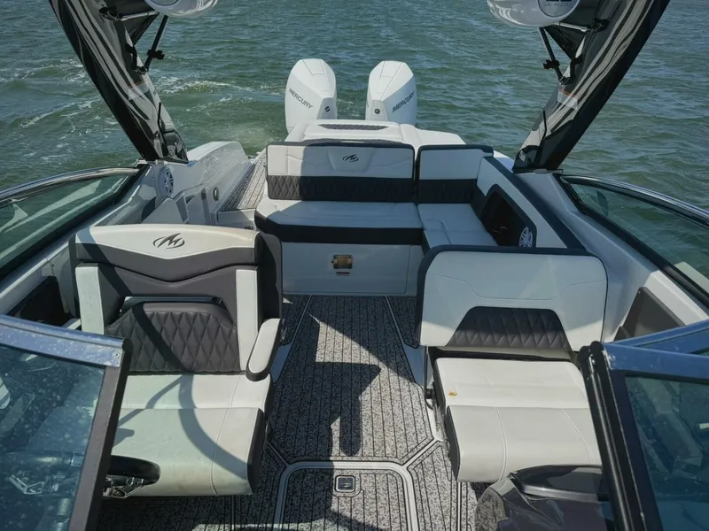 Slide: The Image of 2020 Monterey 29 305SSD - 5997821